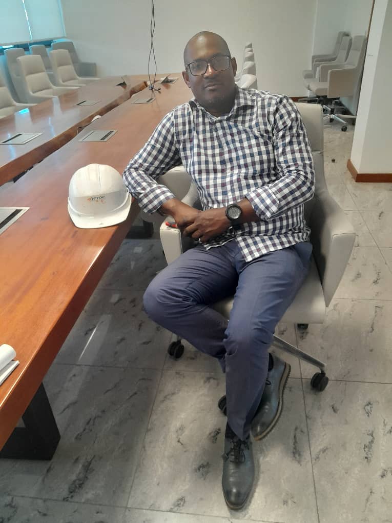 Responsable technique de CHUB Services Technologies à Libreville